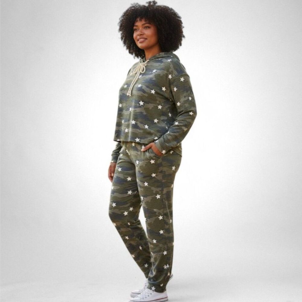 E. Luna Camouflage & Stars Hoodie Jogger Set, NWOT 3X